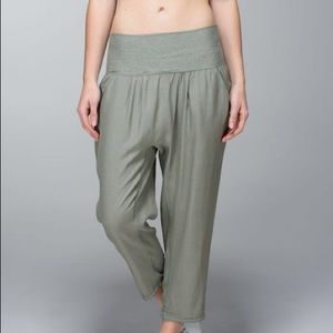 Lululemon Post Power Crop